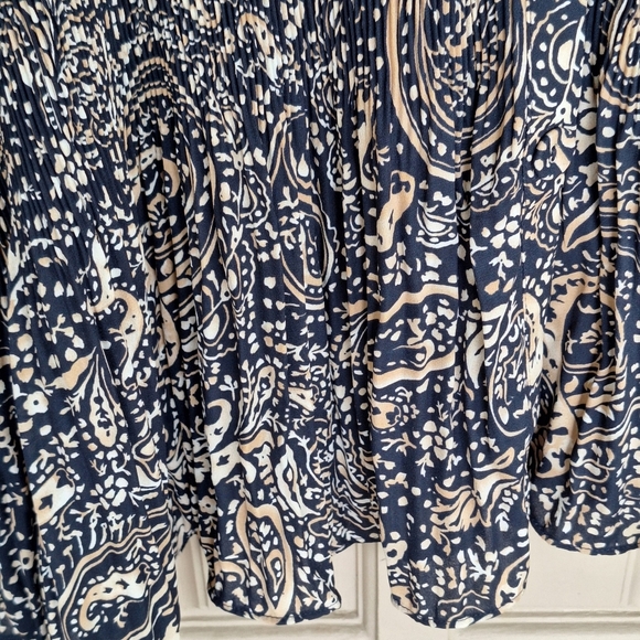 Avenue Blouse Plus Sz22/24 Blk/Tan Paisley Long Sleeves V Neck MiniPleats Cutie - Picture 6 of 12